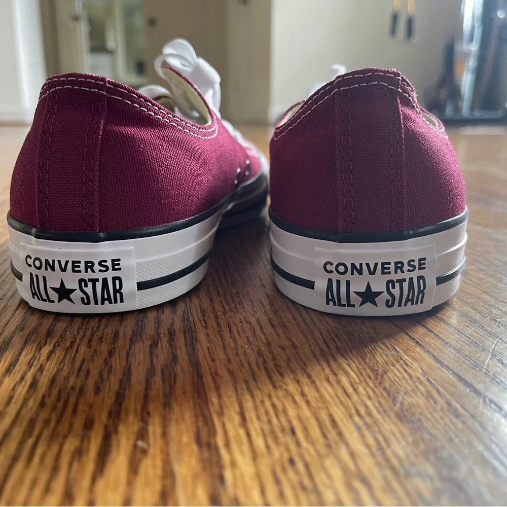 NWOT Men’s Burgundy Canvas Sneakers - Picture 5 of 5